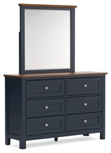Load image into Gallery viewer, Landocken - Panel Bedroom Set