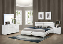 Load image into Gallery viewer, Jeremaine - Upholstered Platform Bedroom Set With LED