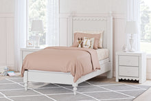 Load image into Gallery viewer, Mollviney - Panel Bed