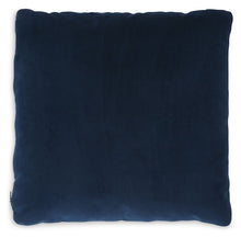 Load image into Gallery viewer, Gariland - Pillow
