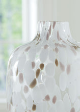 Load image into Gallery viewer, Keelton - Vase