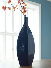 Load image into Gallery viewer, Abtinson - Vase