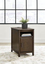 Load image into Gallery viewer, Devonsted - Chair Side End Table