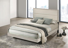 Load image into Gallery viewer, Trenton - Wood Panel Bed