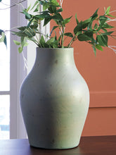 Load image into Gallery viewer, Baychester - Vase