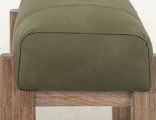 Load image into Gallery viewer, White Balam - Stool