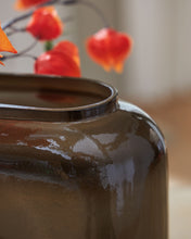 Load image into Gallery viewer, Sumner - Vase