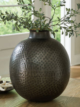 Load image into Gallery viewer, Woody - Vase