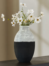 Load image into Gallery viewer, Girtha - Vase