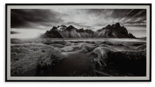 Load image into Gallery viewer, Delstone - Black / White - Wall Art