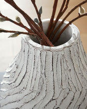 Load image into Gallery viewer, Shelvie - Vase