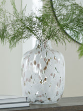 Load image into Gallery viewer, Keelton - Vase