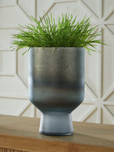 Load image into Gallery viewer, Pennmore - Vase