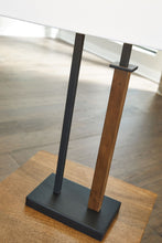 Load image into Gallery viewer, Voslen - Black / Brown - Metal Table Lamp (Set of 2)