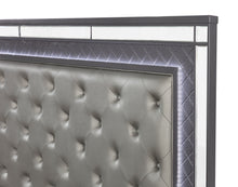 Load image into Gallery viewer, Refino - Upholstered Bed