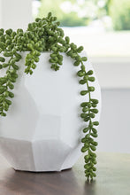 Load image into Gallery viewer, Karenton - Vase