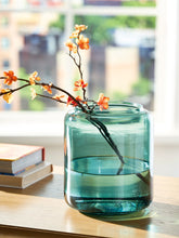 Load image into Gallery viewer, Inisland - Vase
