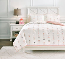 Load image into Gallery viewer, Lexann - Comforter Set