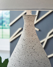 Load image into Gallery viewer, Wyattford - White / Black - Metal Table Lamp
