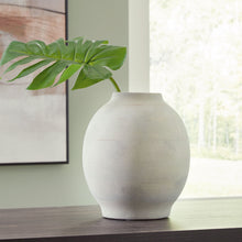 Load image into Gallery viewer, Clayson - Vase