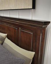 Load image into Gallery viewer, Porter - Panel Storage Bed