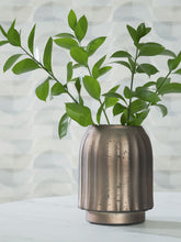 Load image into Gallery viewer, Briarcott - Vase