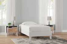 Load image into Gallery viewer, Piperton - Platform Bed