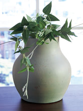 Load image into Gallery viewer, Baychester - Vase