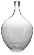 Load image into Gallery viewer, Kurthorne - Vase