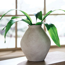 Load image into Gallery viewer, Hannela - Vase