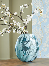 Load image into Gallery viewer, Cartshaw - Vase