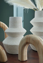Load image into Gallery viewer, Maddwarth - White / Natural Brown - Accessory Set (Set of 5)