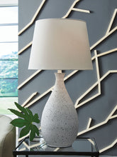 Load image into Gallery viewer, Wyattford - White / Black - Metal Table Lamp