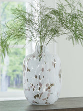 Load image into Gallery viewer, Keelton - Vase