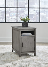 Load image into Gallery viewer, Devonsted - Chair Side End Table