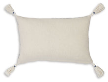 Load image into Gallery viewer, Winbury - Pillow