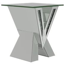 Load image into Gallery viewer, Taffeta - Glass Top Mirrored Acrylic End Table - Silver