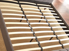 Load image into Gallery viewer, Wilshire - Bed