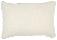 Load image into Gallery viewer, Standon - Pillow