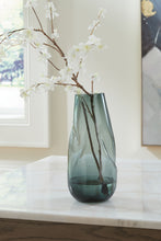 Load image into Gallery viewer, Beamund - Vase - 13&quot;