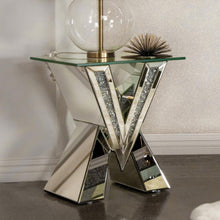 Load image into Gallery viewer, Taffeta - Glass Top Mirrored Acrylic End Table - Silver