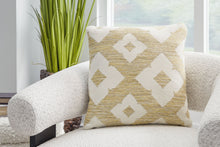Load image into Gallery viewer, Brockner Next-gen Nuvella - Pillow
