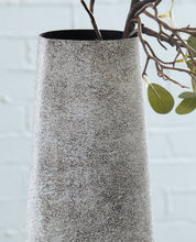 Load image into Gallery viewer, Fynn - Vase
