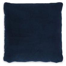 Load image into Gallery viewer, Gariland - Pillow
