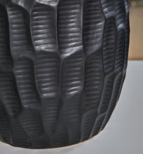 Load image into Gallery viewer, Ellisley - Black - Ceramic Table Lamp