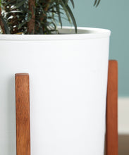 Load image into Gallery viewer, Dorcey - White / Brown - Planter Set (Set of 2)