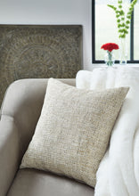 Load image into Gallery viewer, Erline - Pillow
