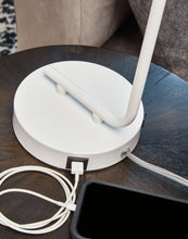 Load image into Gallery viewer, Covybend - Metal Desk Lamp