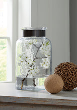 Load image into Gallery viewer, Lukasvale - Vase