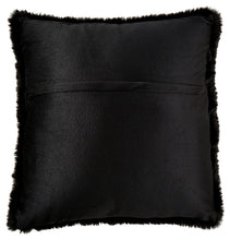 Load image into Gallery viewer, Gariland - Faux Fur Pillow